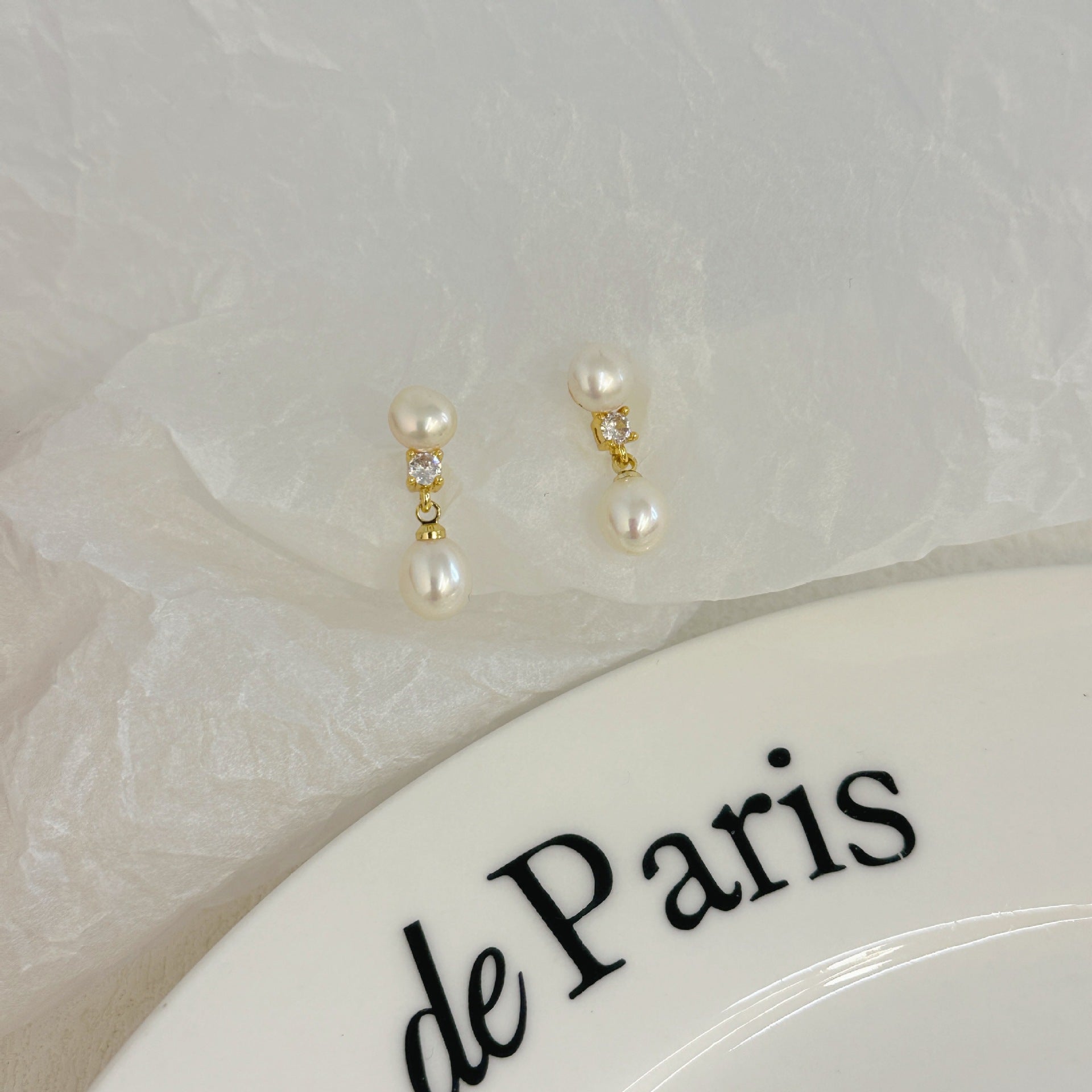 Exquisite zircon freshwater pearl earrings 9mm