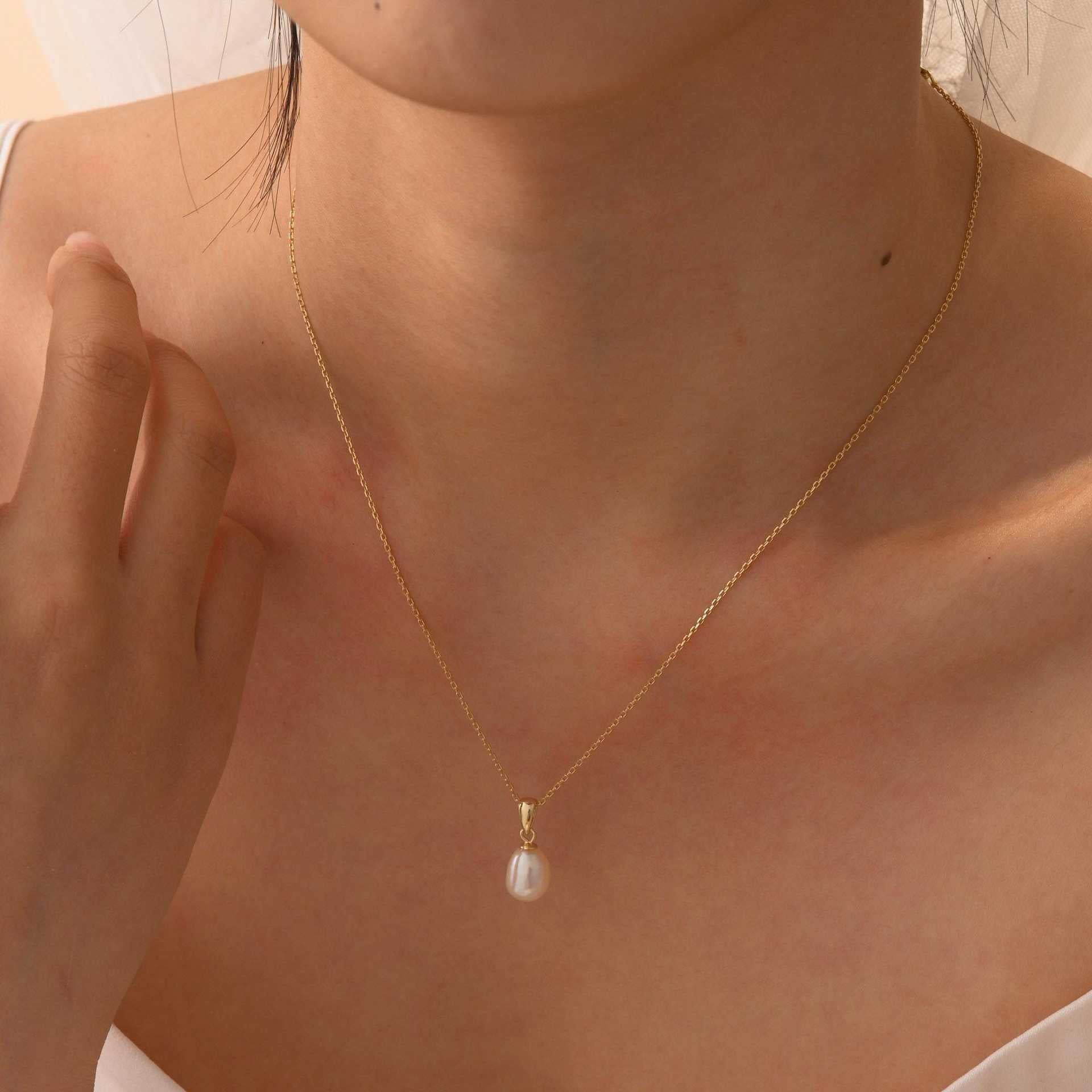 Minimalist 18K Gold Plated Natural Freshwater Pearl Necklace