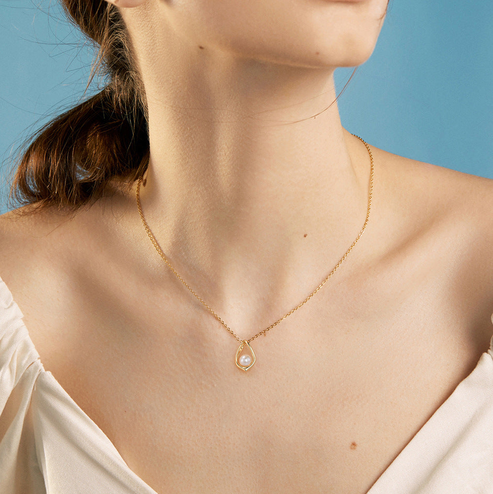 Drop Freshwater Pearl Necklace