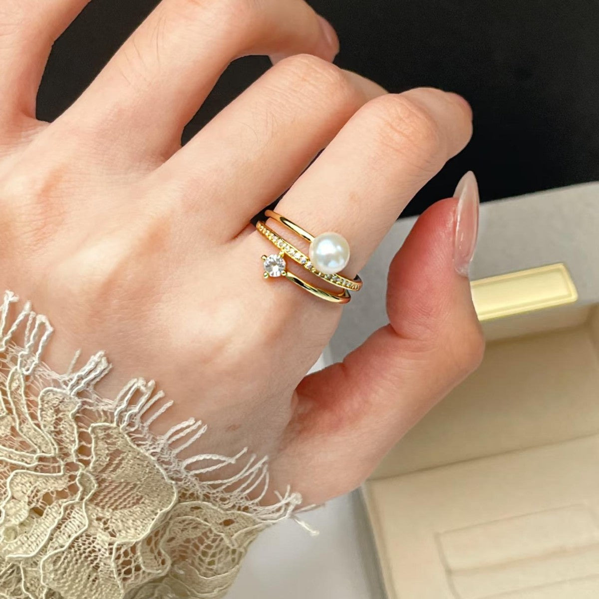 Natural Freshwater Pearl Ring with Gold Plating and Color Preservation, Fashionable and Simple Zircon Ring