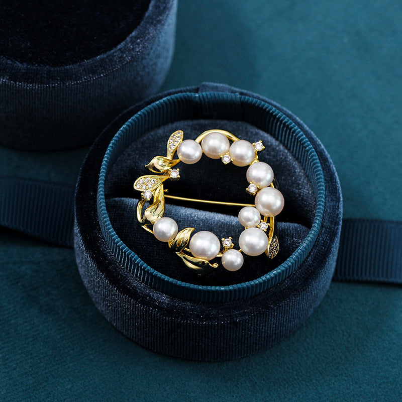 Floral wreath pearl brooch pin