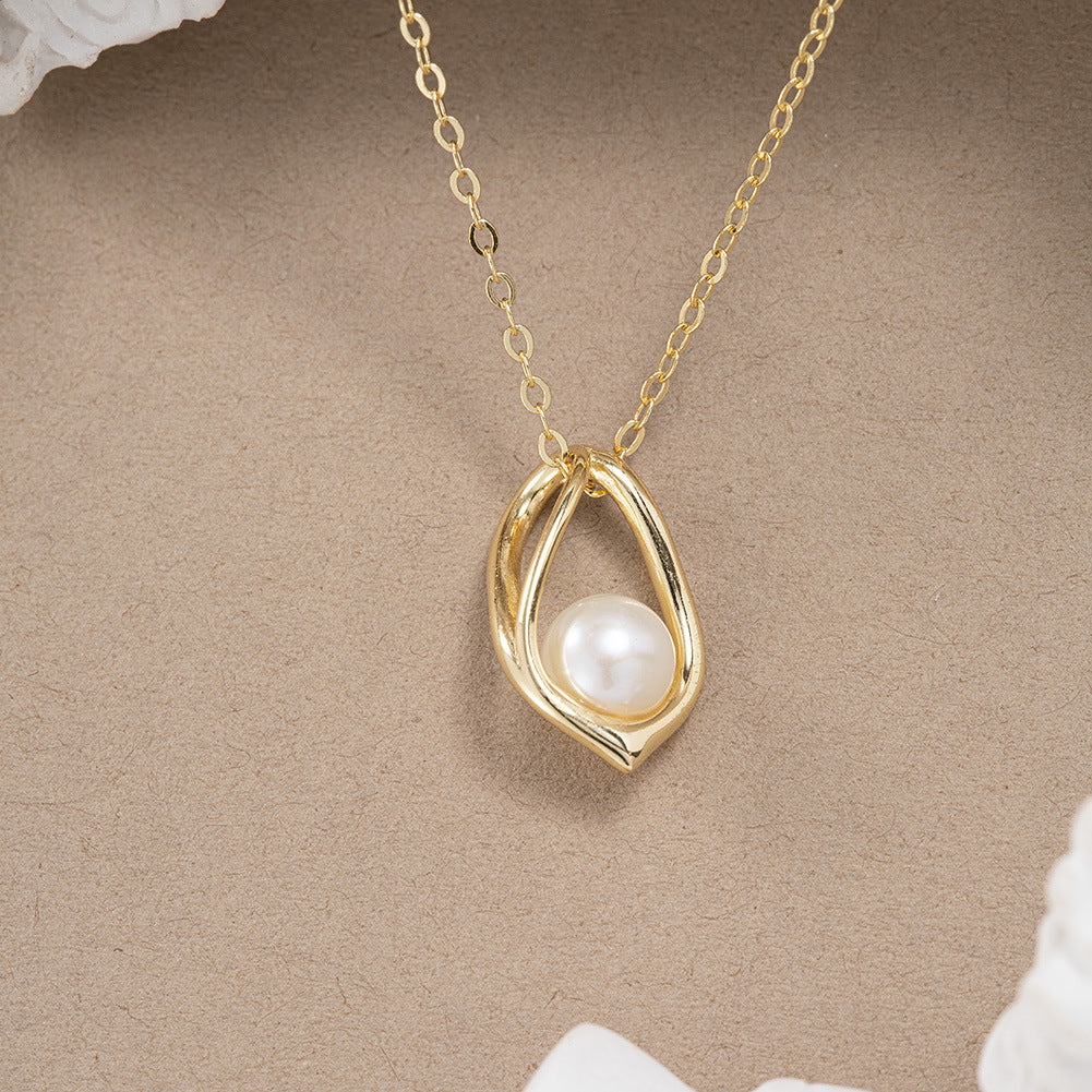 Drop Freshwater Pearl Necklace