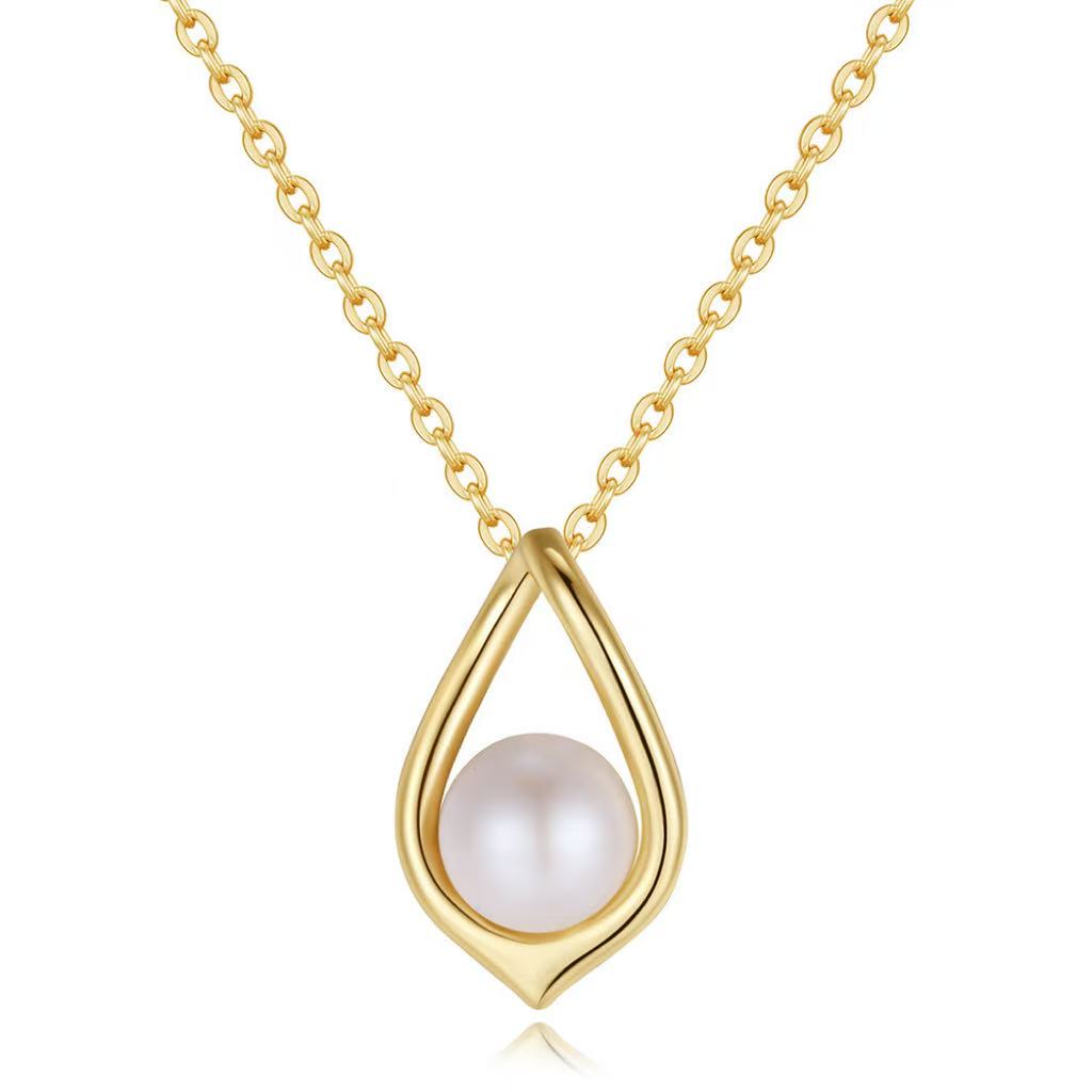 Drop Freshwater Pearl Necklace