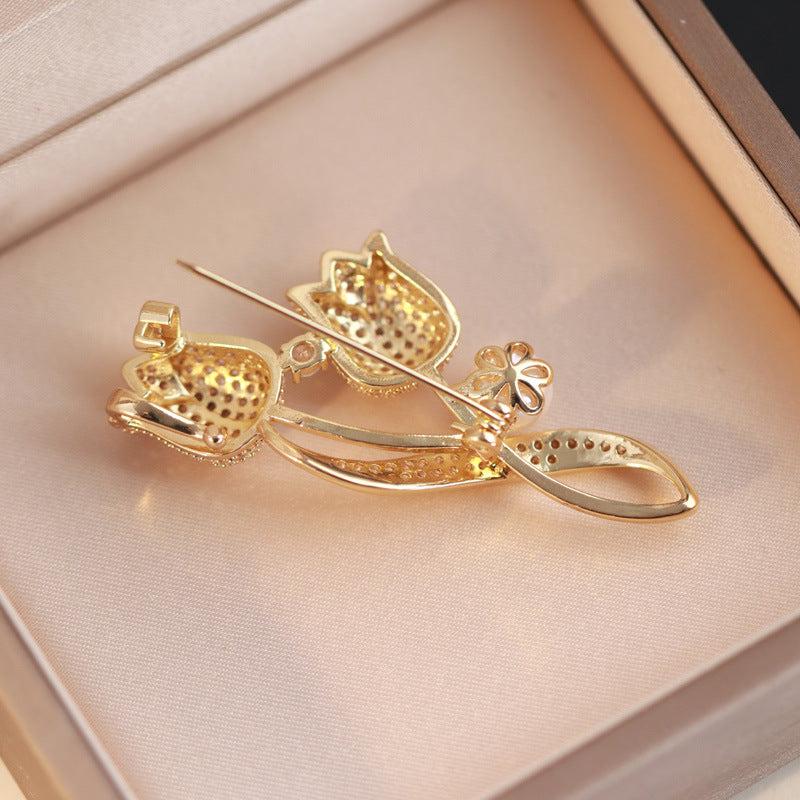 Golden flower pearl brooch pins #306