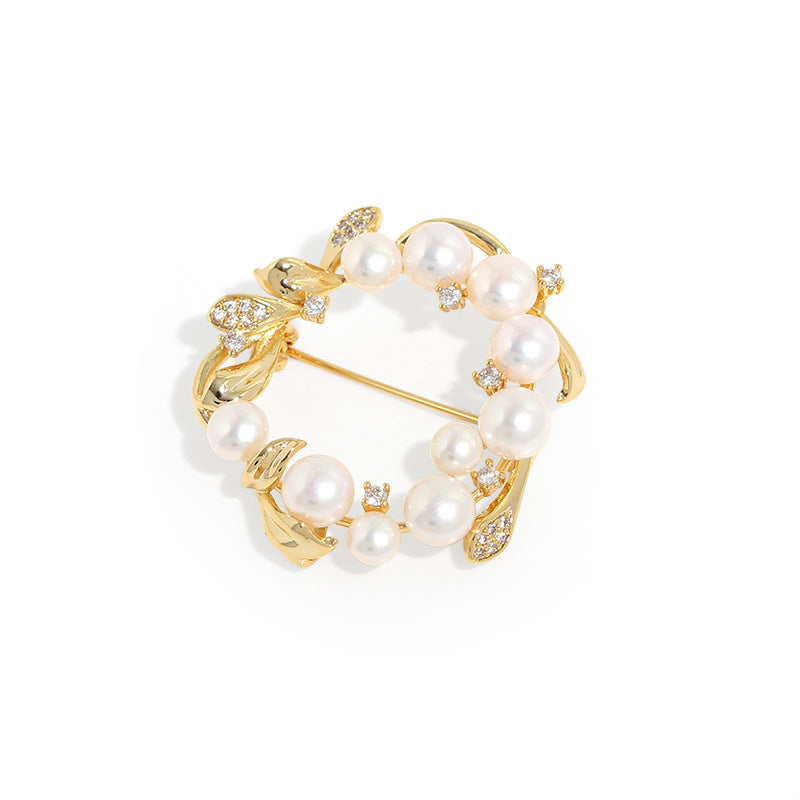 Floral wreath pearl brooch pin