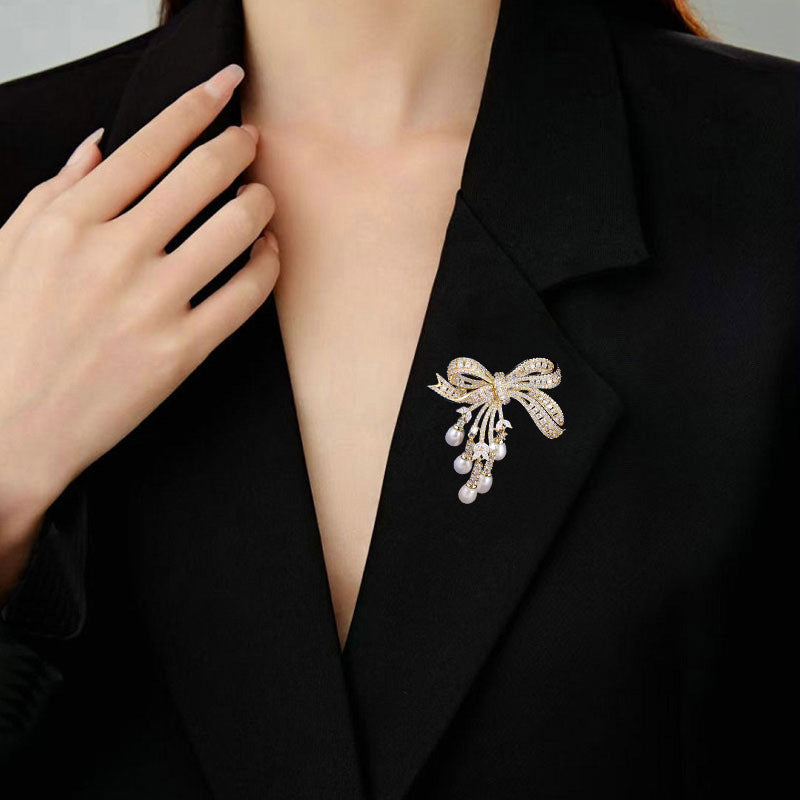 Bow Pearl Brooch pin